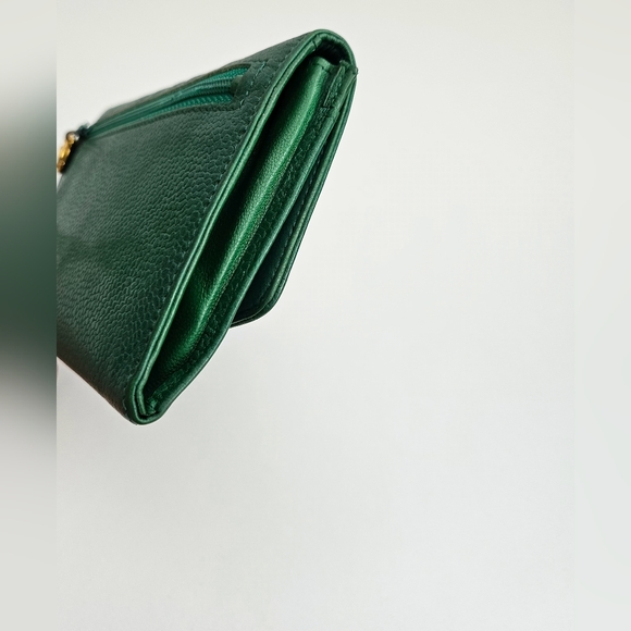 Chanel Green Caviar Vintage Small Flap Wallet - Picture 6 of 14